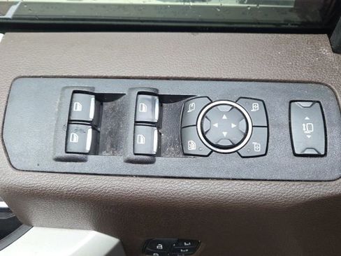 Used 2021 Ford F350 King Ranch w/ King Ranch Ultimate Package AWD/4WD image 21
