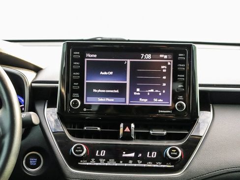 Used 2022 Toyota Corolla Cross XLE FWD image 16