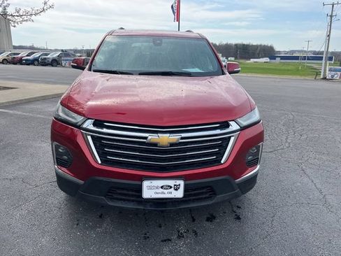 Used 2023 Chevrolet Traverse LT FWD image 3
