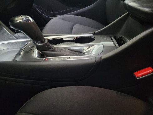 Used 2016 Chevrolet Malibu LT FWD image 26