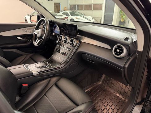 Used 2021 Mercedes-Benz GLC 300 4MATIC image 35