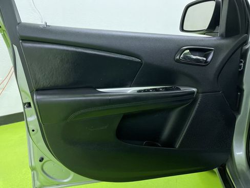 Used 2020 Dodge Journey SE image 15