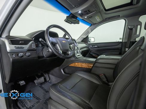 Used 2019 Chevrolet Suburban Premier AWD/4WD image 10