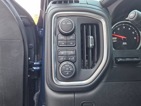Used 2021 Chevrolet Silverado 1500 LTZ w/ LTZ Premium Package AWD/4WD image 19