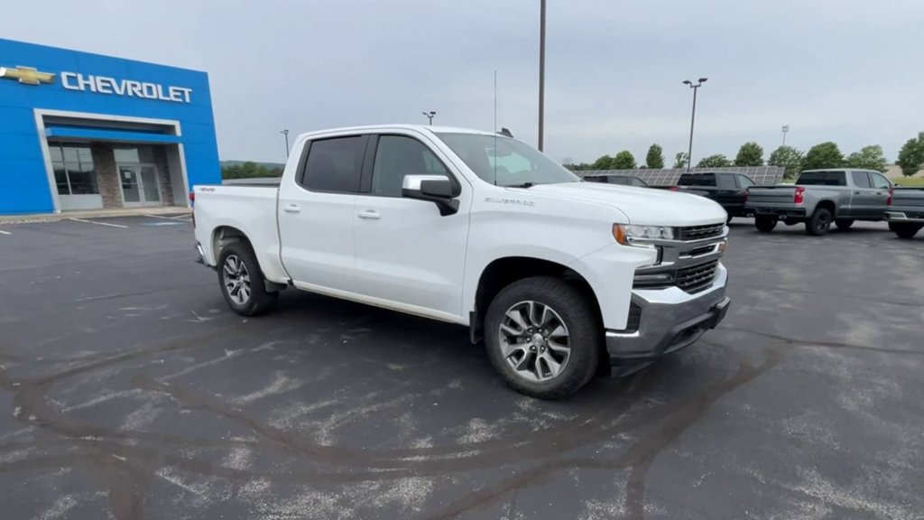 Used 2022 Chevrolet Silverado 1500 LT AWD/4WD image 2