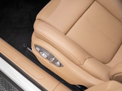 Certified 2026 Porsche Macan AWD/4WD image 15