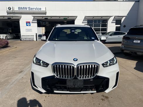 Certified 2024 BMW X5 xDrive40i w/ M Sport Package image 2