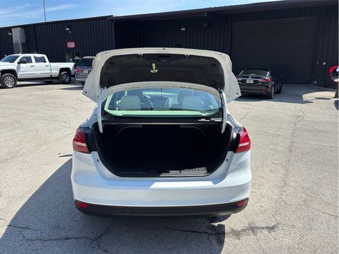 Used 2015 Ford Focus SE FWD image 34