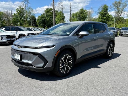New 2026 Chevrolet Equinox EV LT FWD image 3
