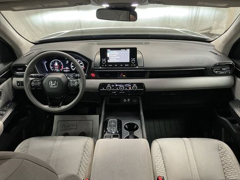 Used 2023 Honda Pilot LX image 18