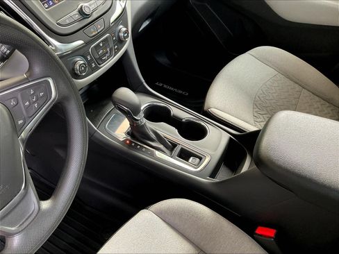 Used 2024 Chevrolet Equinox LS w/ Midnight Edition FWD image 17