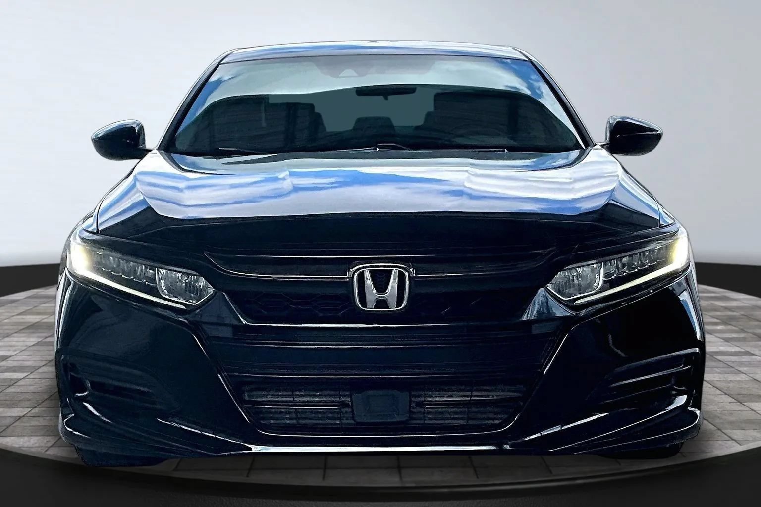 Used 2018 Honda Accord LX image 2