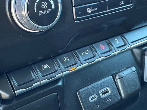 Used 2023 Chevrolet Silverado 1500 Custom image 43