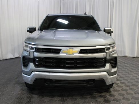 Used 2025 Chevrolet Silverado 1500 LT image 2