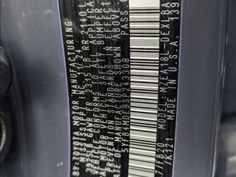 Used 2025 Toyota Corolla LE image 22