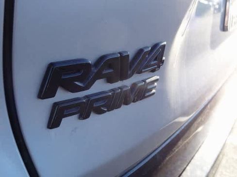 Used 2024 Toyota RAV4 SE w/ Weather & Moonroof Package image 42