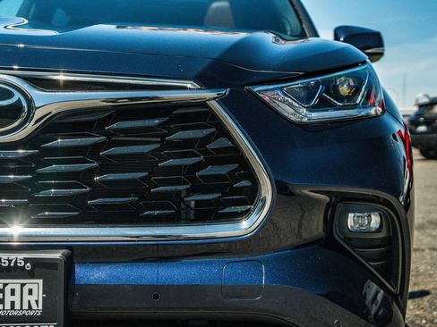 Used 2021 Toyota Highlander Platinum AWD/4WD image 9