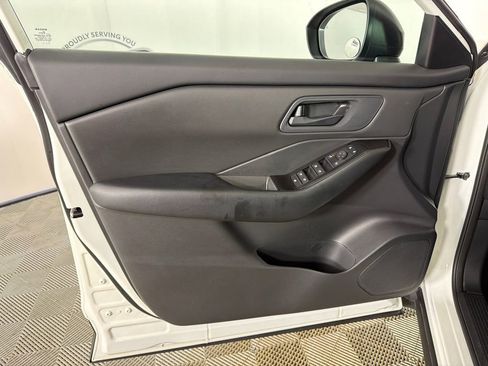 Used 2024 Nissan Rogue S image 10