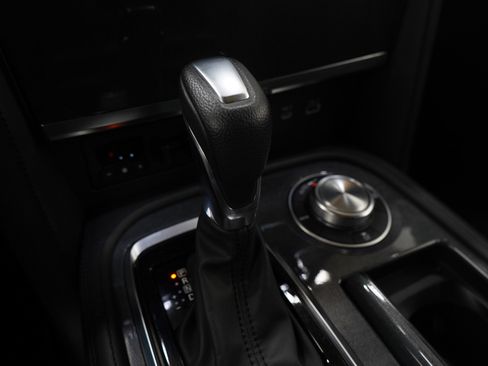 Used 2023 Nissan Armada SL image 28