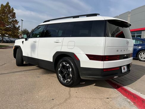 Used 2025 Hyundai Santa Fe SEL image 8