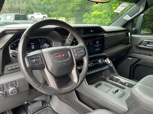 Used 2024 GMC Sierra 2500 AT4 w/ AT4 Premium Plus Package AWD/4WD image 31