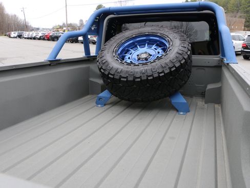 Used 2021 Jeep Gladiator Sport image 26