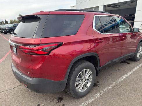 Used 2022 Chevrolet Traverse LT image 5