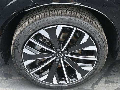 New 2026 Volvo XC60 B5 Ultra w/ Climate Package AWD/4WD image 4