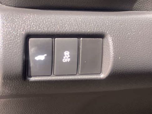 Certified 2025 Honda Pilot Touring image 29