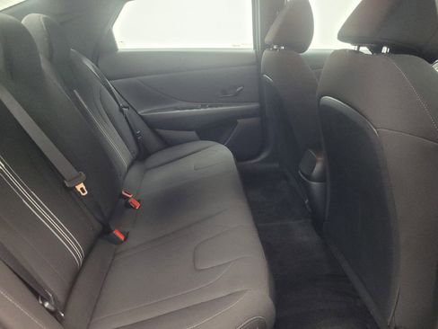Used 2025 Hyundai Elantra SEL FWD image 19