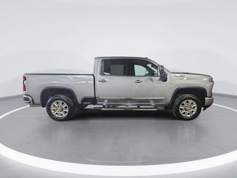 Certified 2024 Chevrolet Silverado 2500 High Country w/ High Country Premium Package AWD/4WD image 2