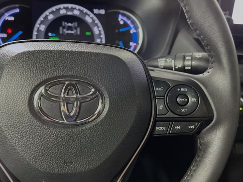 Used 2024 Toyota RAV4 SE image 20