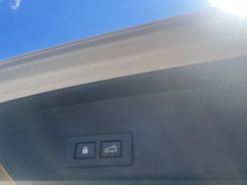 Used 2022 Subaru Ascent Limited w/ Technology Package image 10