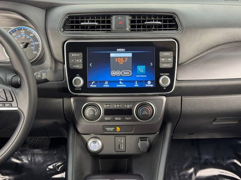 Used 2025 Nissan Leaf S image 21