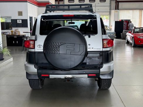 Used 2007 Toyota FJ Cruiser 4WD image 3
