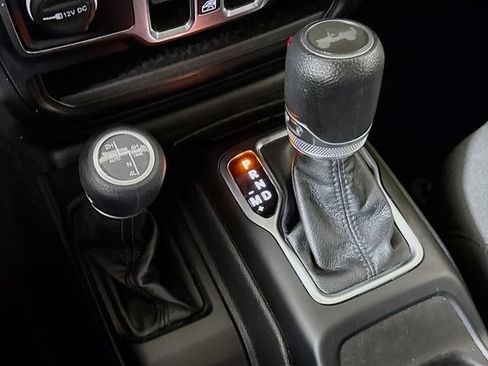Used 2023 Jeep Wrangler Unlimited AWD/4WD image 16
