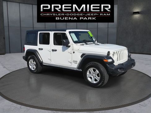 Used 2018 Jeep Wrangler Unlimited Sport S image 2