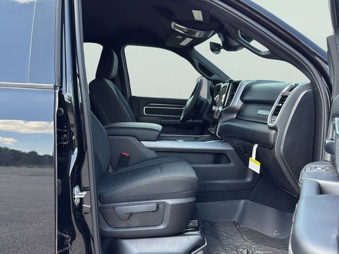 New 2026 RAM 3500 Big Horn AWD/4WD image 11