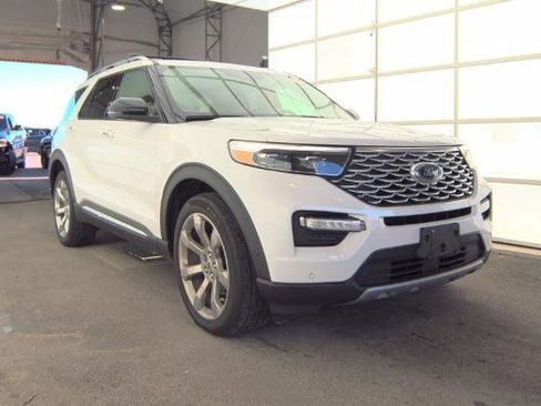 Used 2020 Ford Explorer Platinum image 2