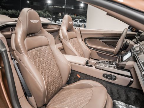 New 2026 Aston Martin Vanquish Convertible RWD image 17