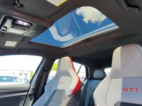 Used 2024 Volkswagen GTI Autobahn FWD image 15