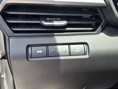 Used 2024 Nissan Altima 2.5 SV FWD image 24