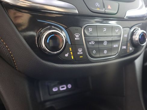 Used 2022 Chevrolet Equinox Premier image 46