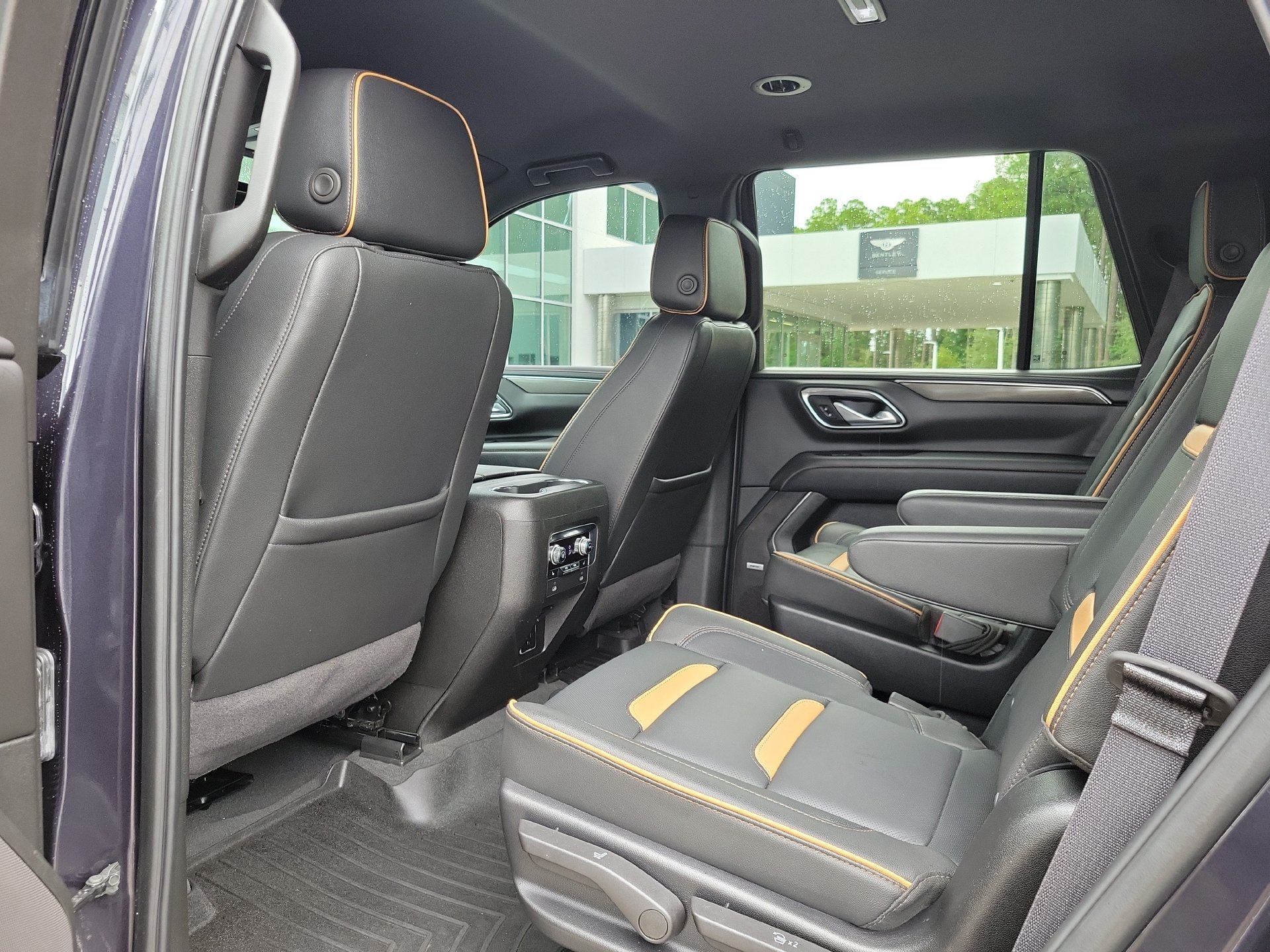 Used 2024 GMC Yukon AT4 AWD/4WD image 17