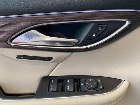 Used 2021 Buick Envision Avenir w/ Technology Package II image 12