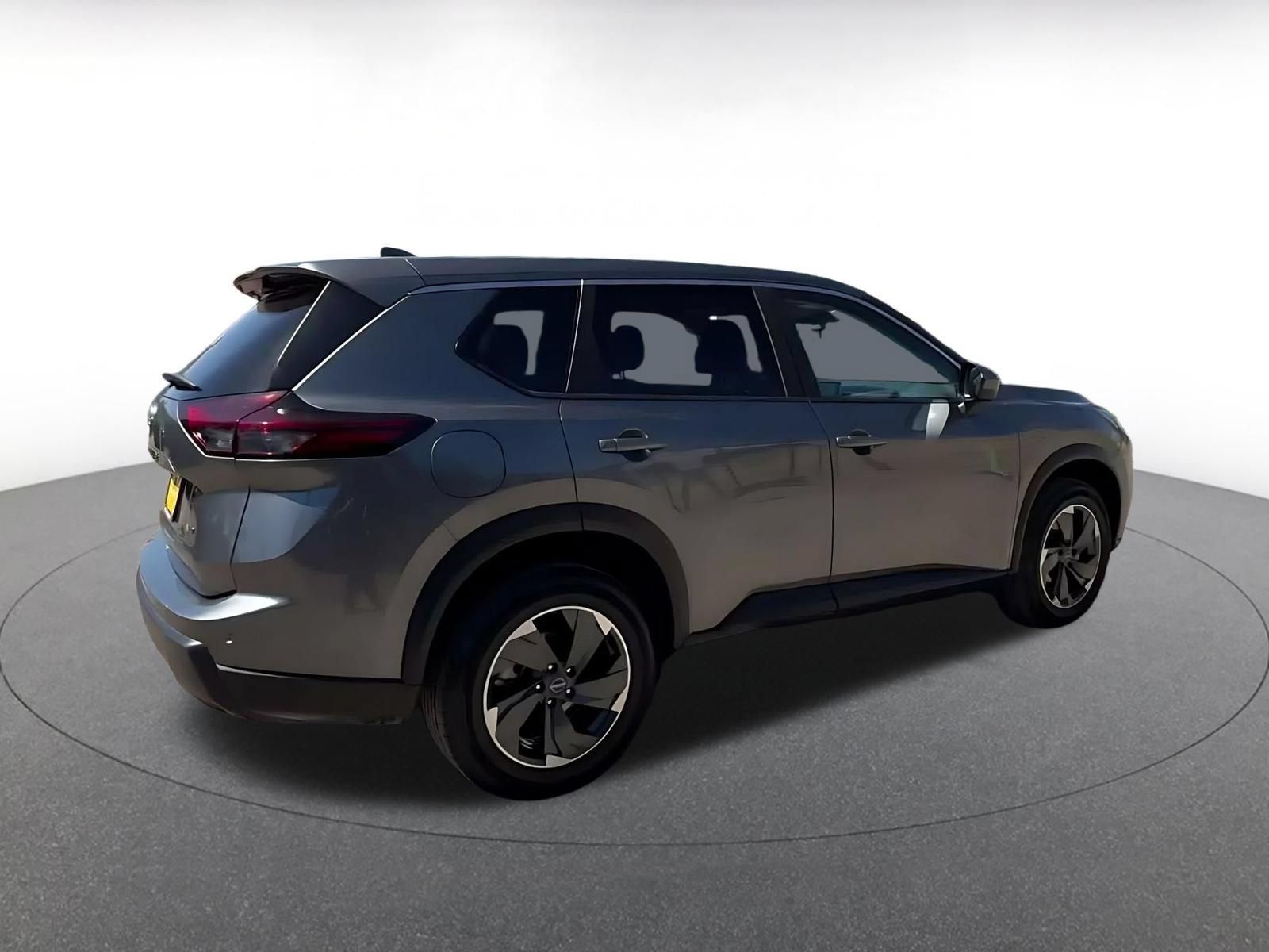 Used 2025 Nissan Rogue SV AWD/4WD image 14
