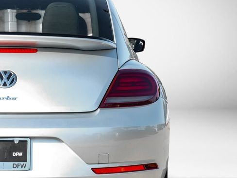 Used 2014 Volkswagen Beetle R-Line FWD image 38
