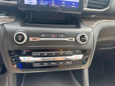 Used 2020 Ford Explorer Limited RWD image 31