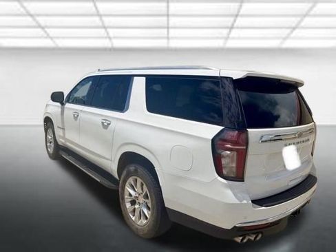 Used 2022 Chevrolet Suburban Premier RWD image 5