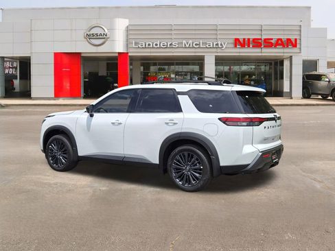 New 2026 Nissan Pathfinder SL w/ SL Premium Package FWD image 5